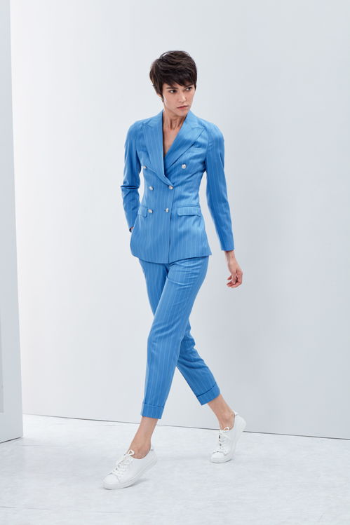 女款高级定制西服 女士西装定制价格一般是多少