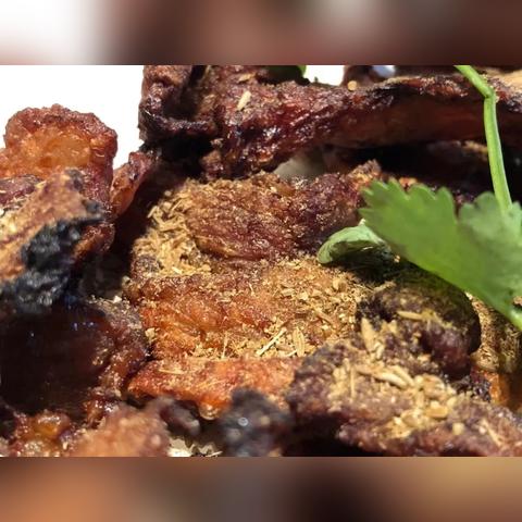 蒜苔炒花甲头怎么做才好吃 蒜苔炒花甲头怎么做才好吃窍门